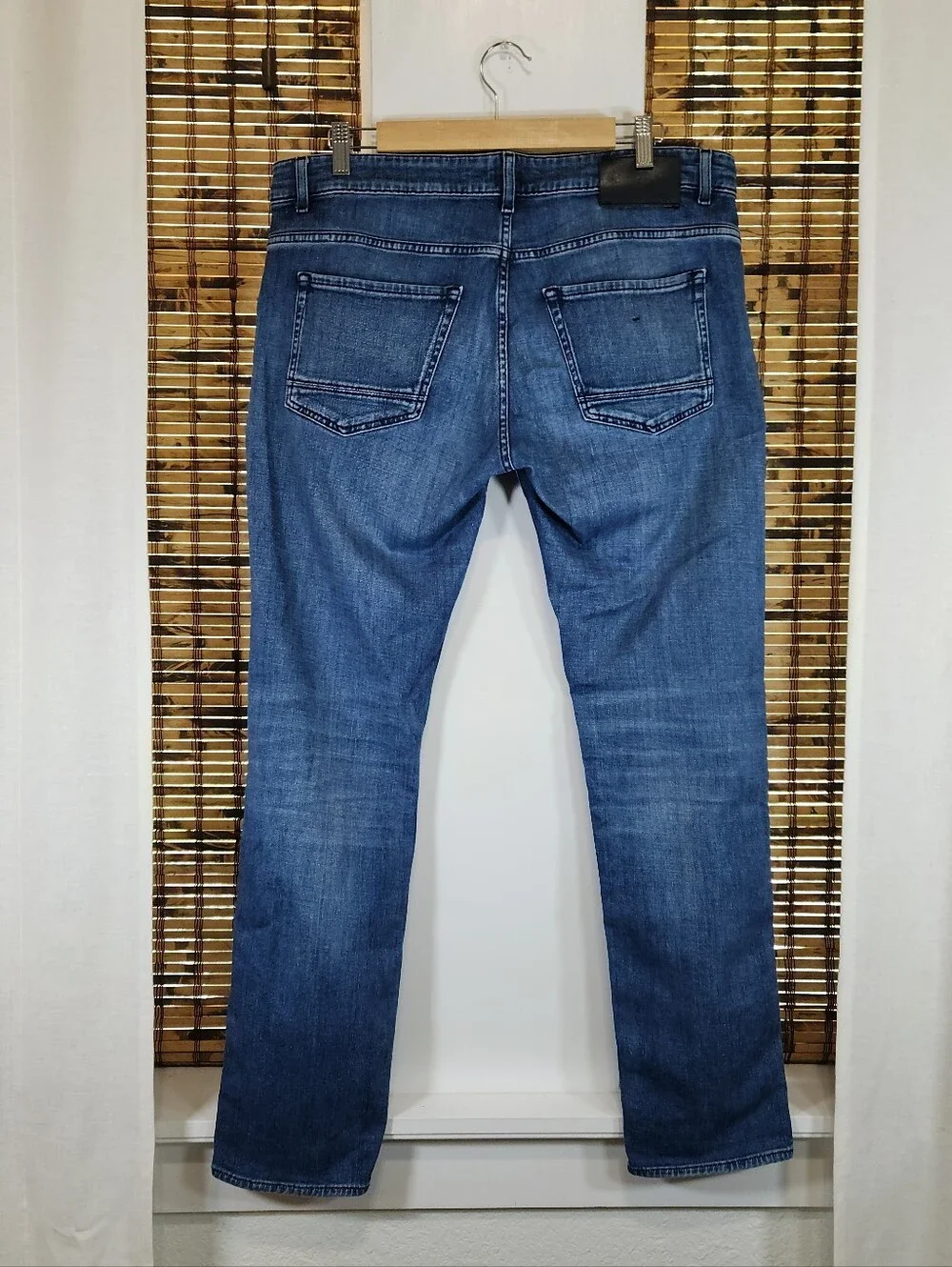 🔥 Upgrade Your Denim Game: Hugo Boss / Candiani Slim Fit Jeans (Size 34x32) 🔥